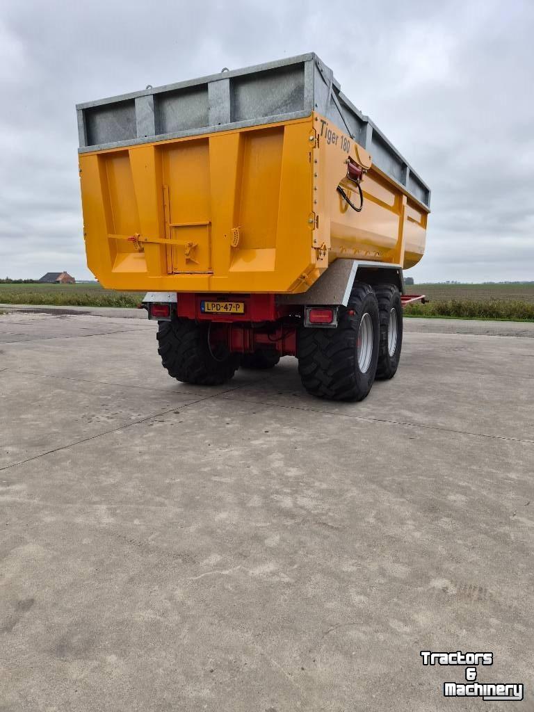 Benne agricole Jako Tiger 180 kipper
