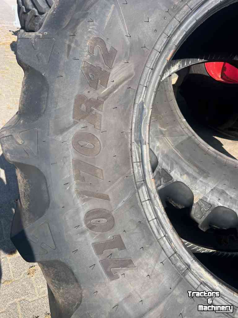 Roues, Pneus, Jantes, Barillets Jumelage BKT 710/70- 42