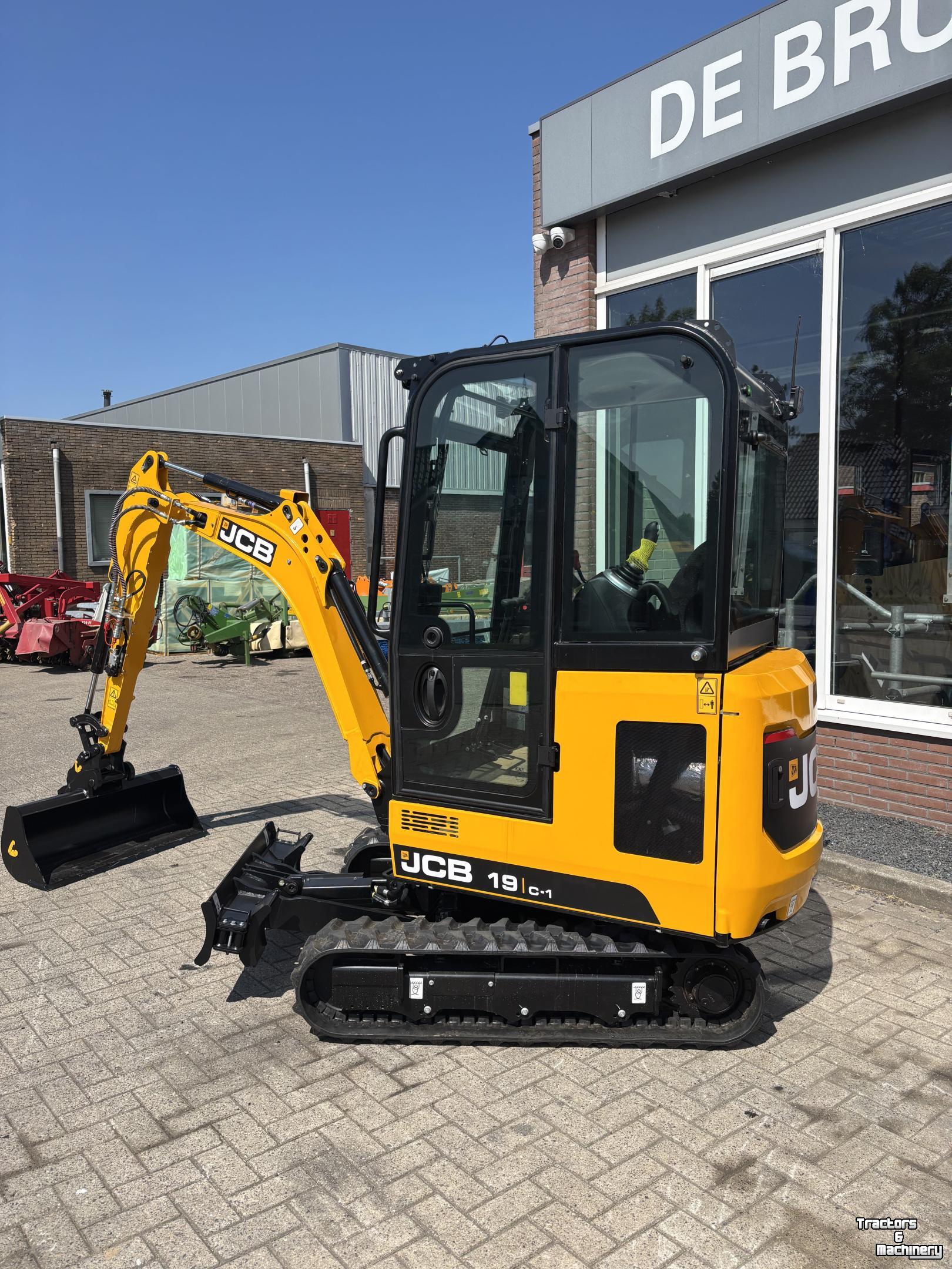 Mini pelleteuse JCB JCB 19C PP