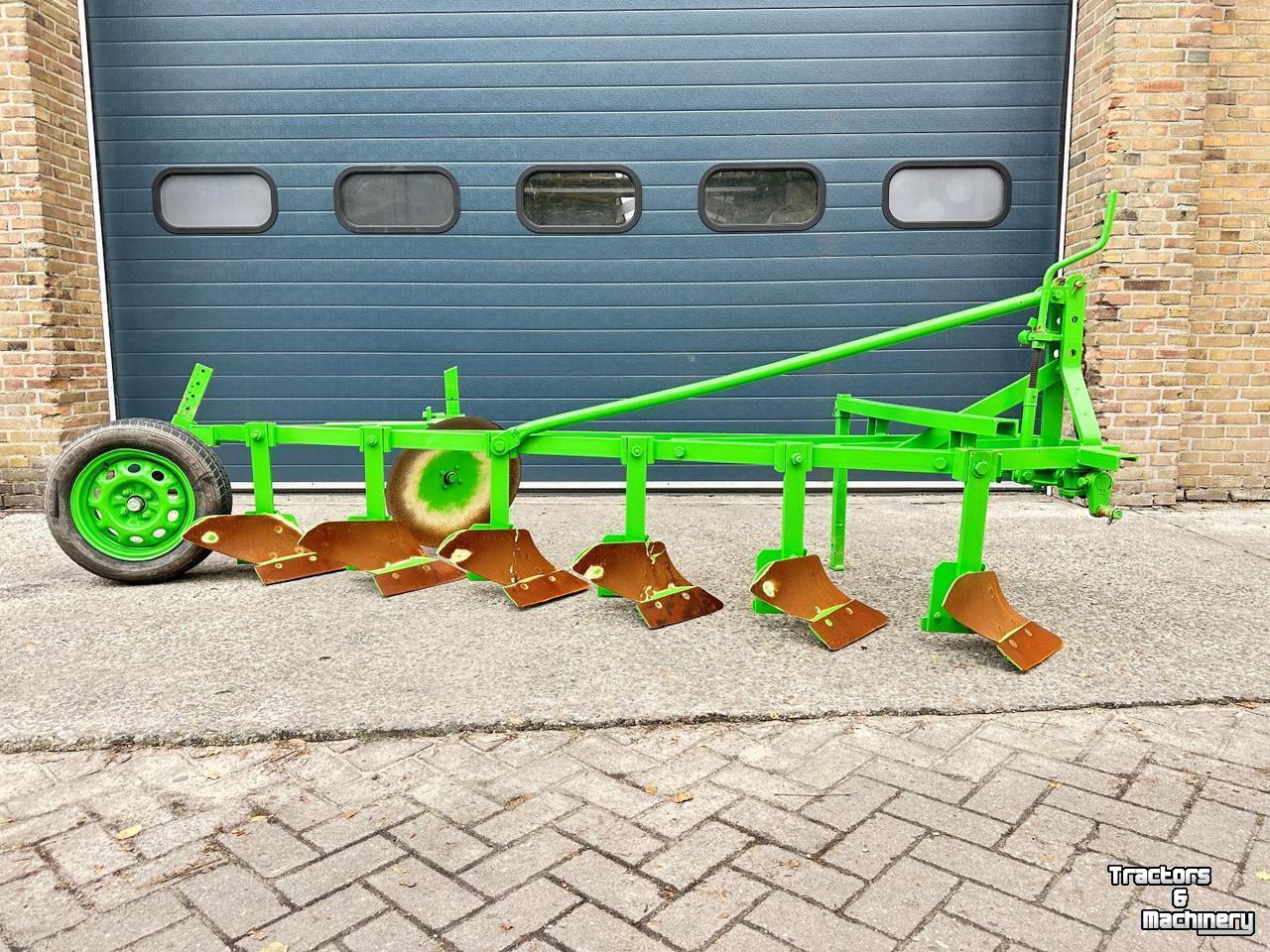 Charrues  Stoppelploeg 6 schaar