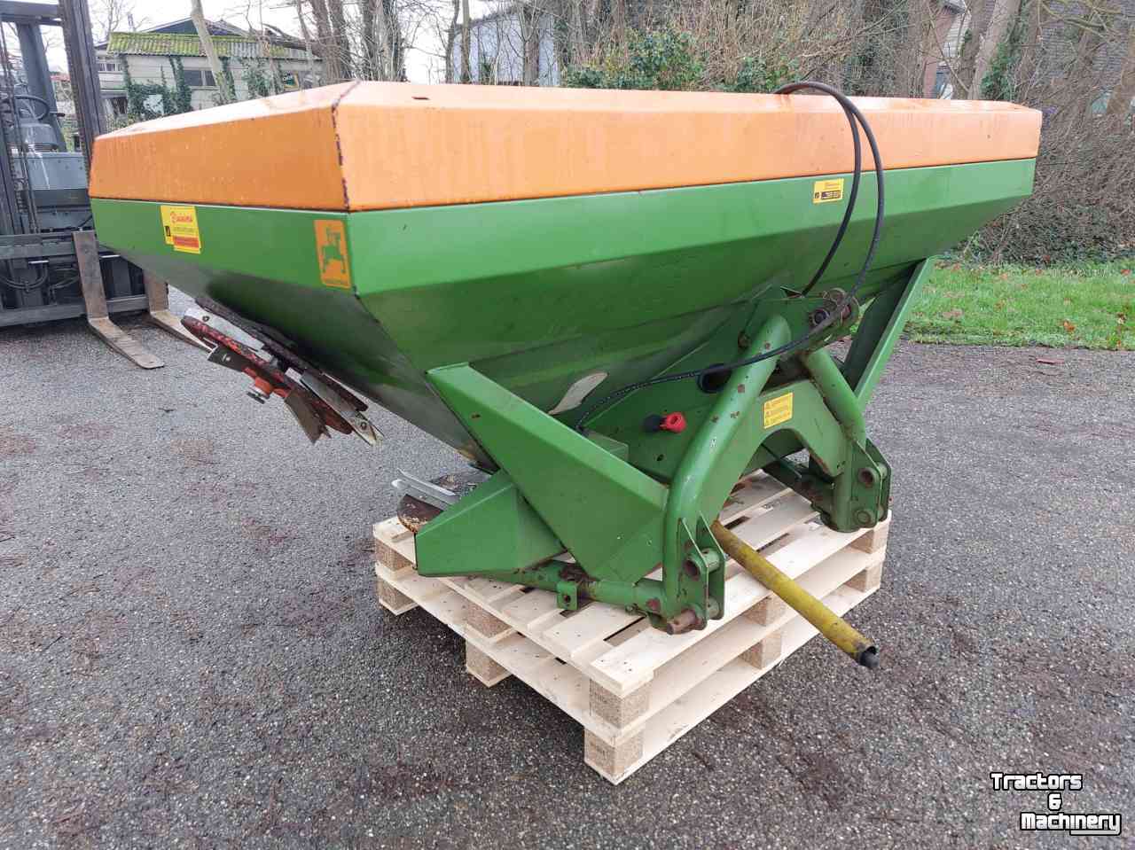 Distributeur d‘engrais Amazone ZAU 1501