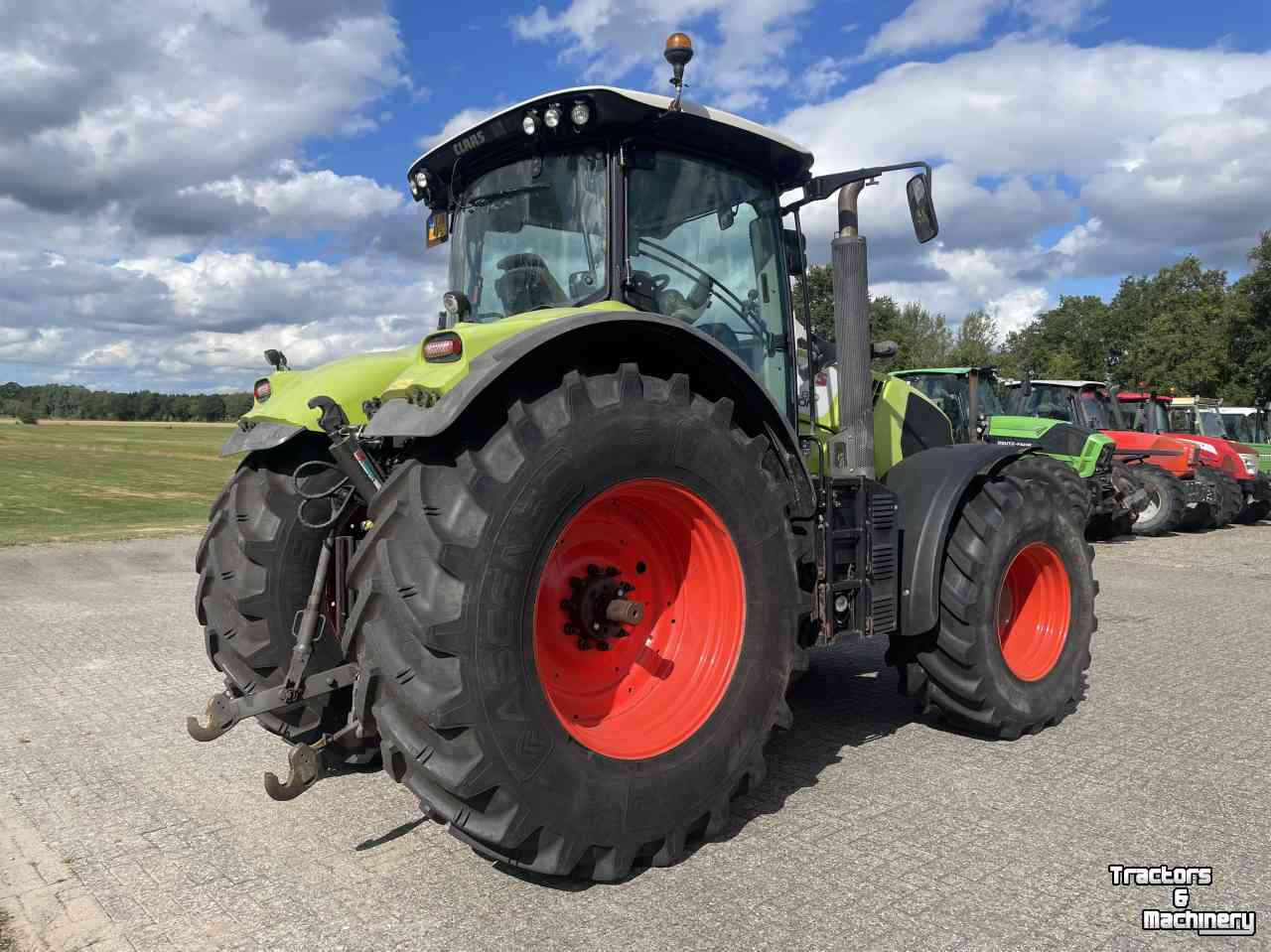 Tracteur Claas Axion 810 C-Matic Cebis (nieuw model, jaar 2015)