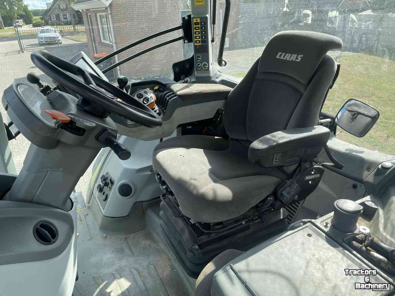 Tracteur Claas Axion 810 C-Matic Cebis (nieuw model, jaar 2015)