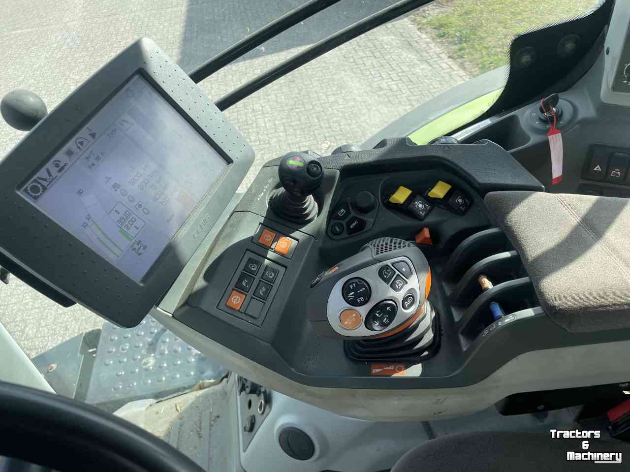 Tracteur Claas Axion 810 C-Matic Cebis (nieuw model, jaar 2015)