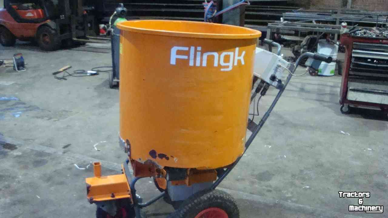 Épandeur de sciure pour des logettes Flingk SE 250