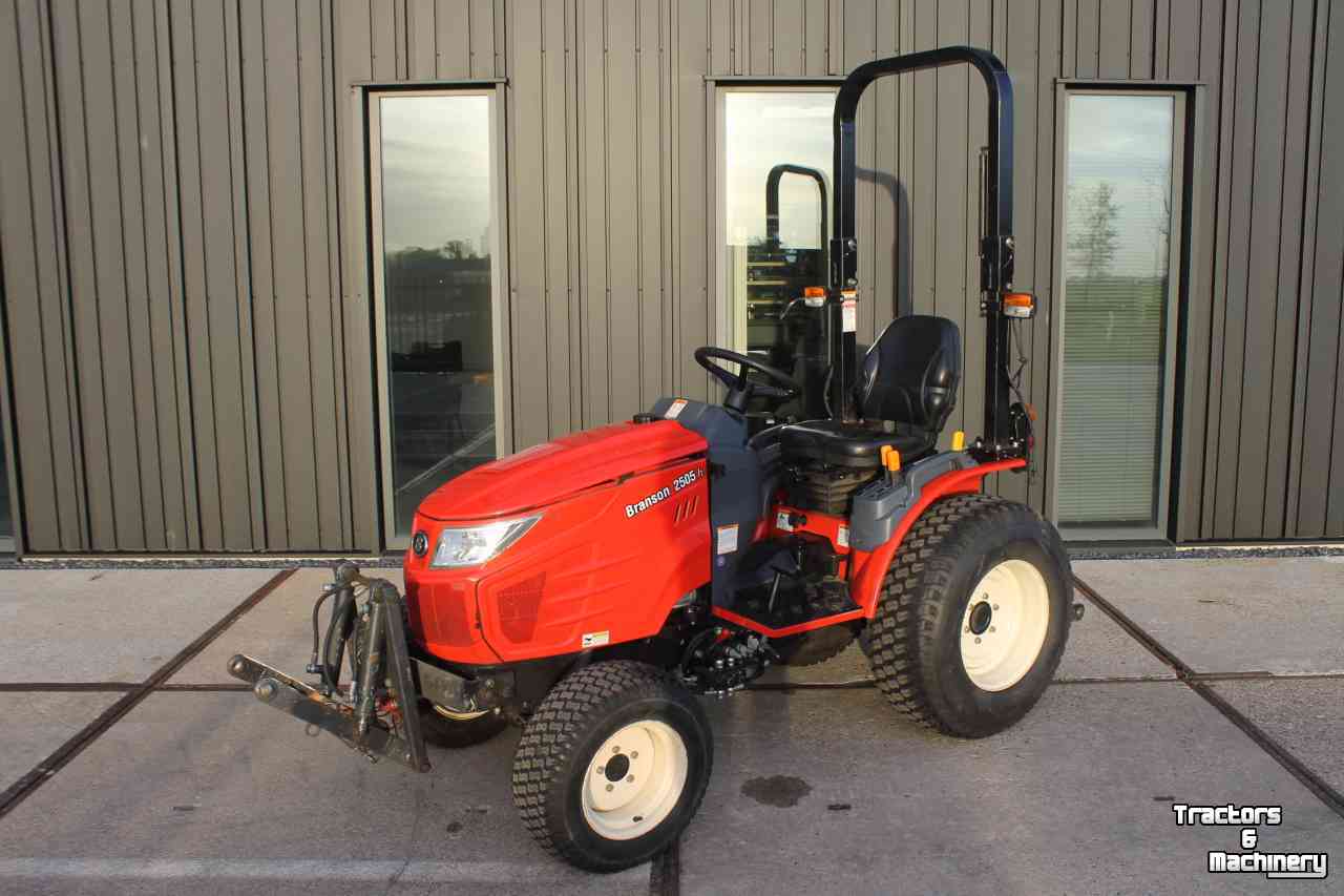 Tracteur pour horticulture Branson 2505H hydrostaat compacttrekker tuinbouwtractor gazonbanden