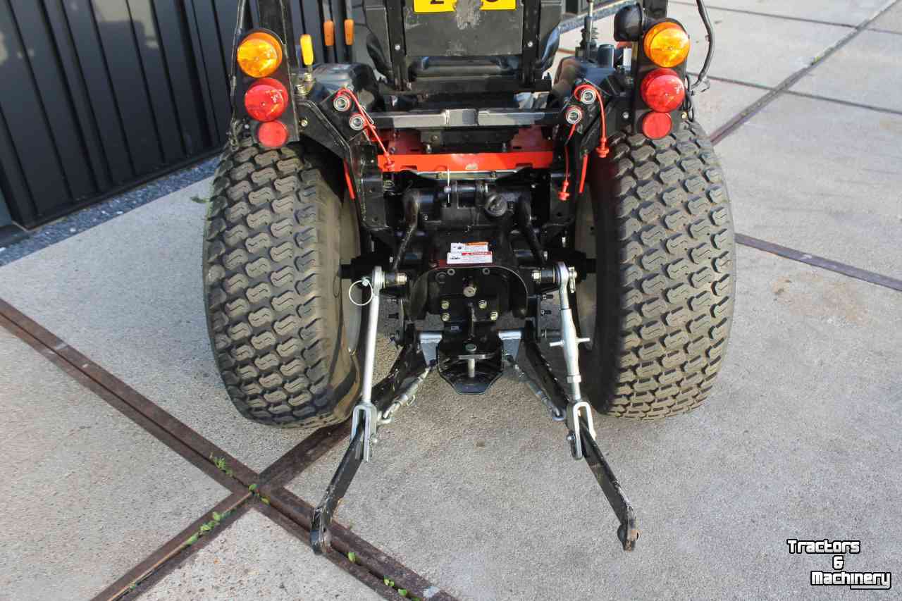 Tracteur pour horticulture Branson 2505H hydrostaat compacttrekker tuinbouwtractor gazonbanden