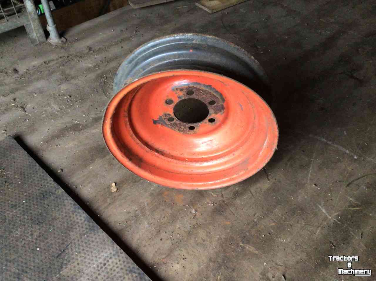 Roues, Pneus, Jantes, Barillets Jumelage Same 5.50-18