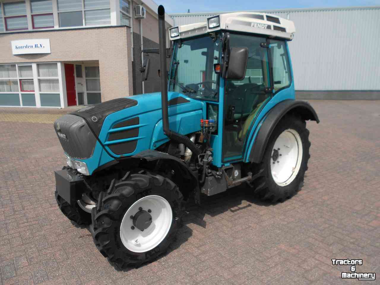 Tracteur pour vignes et vergers Fendt 208 f