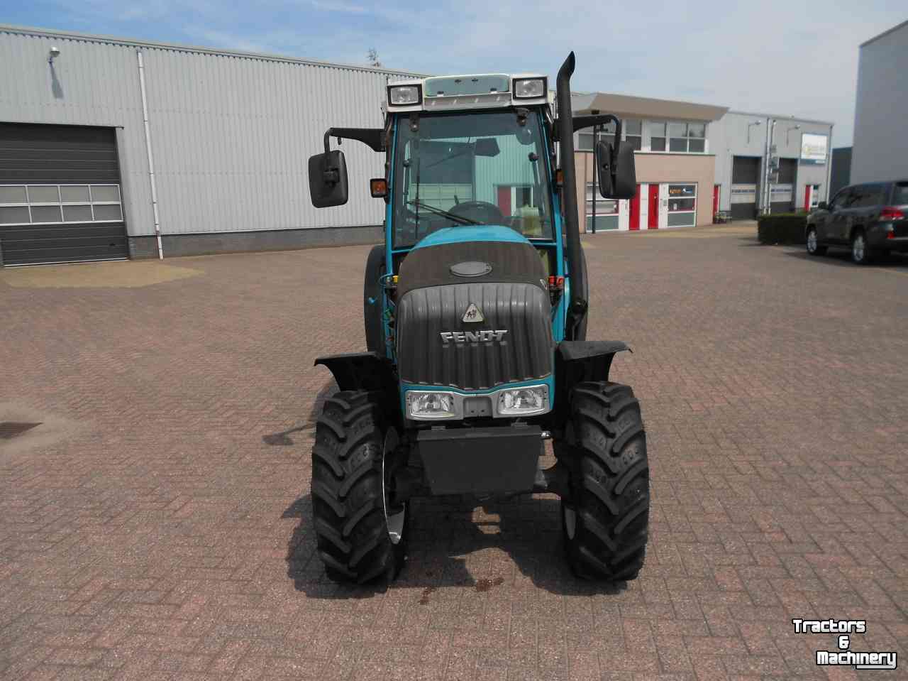 Tracteur pour vignes et vergers Fendt 208 f