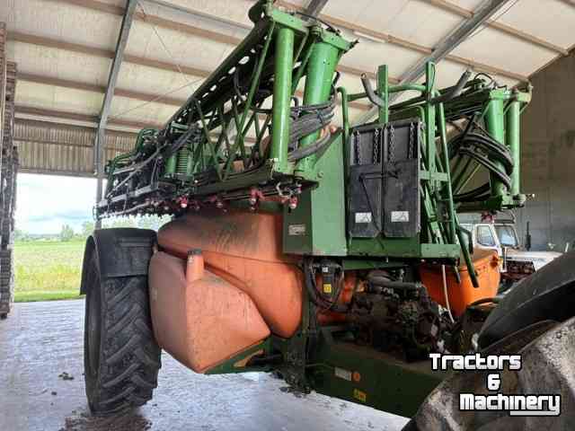 Pulvérisateur Amazone UX 4200 spuit