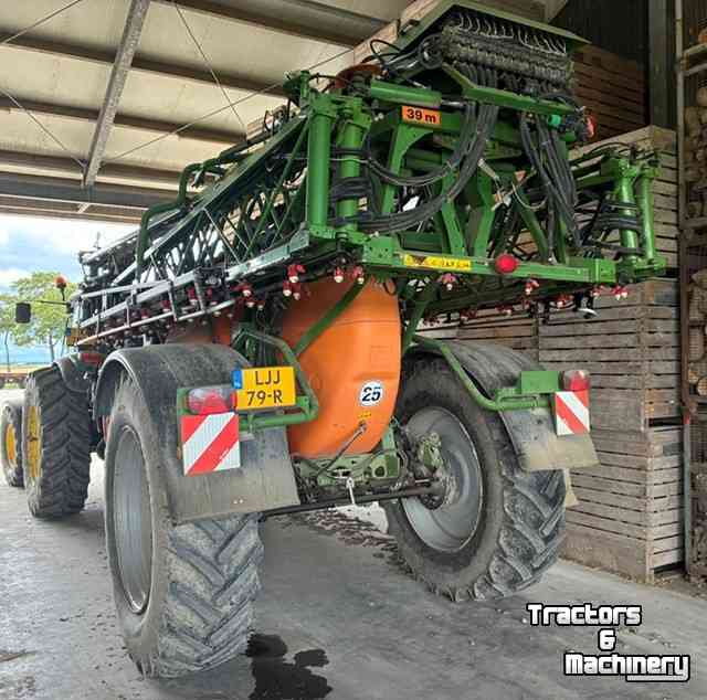 Pulvérisateur Amazone UX 4200 spuit