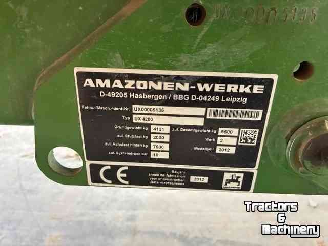 Pulvérisateur Amazone UX 4200 spuit
