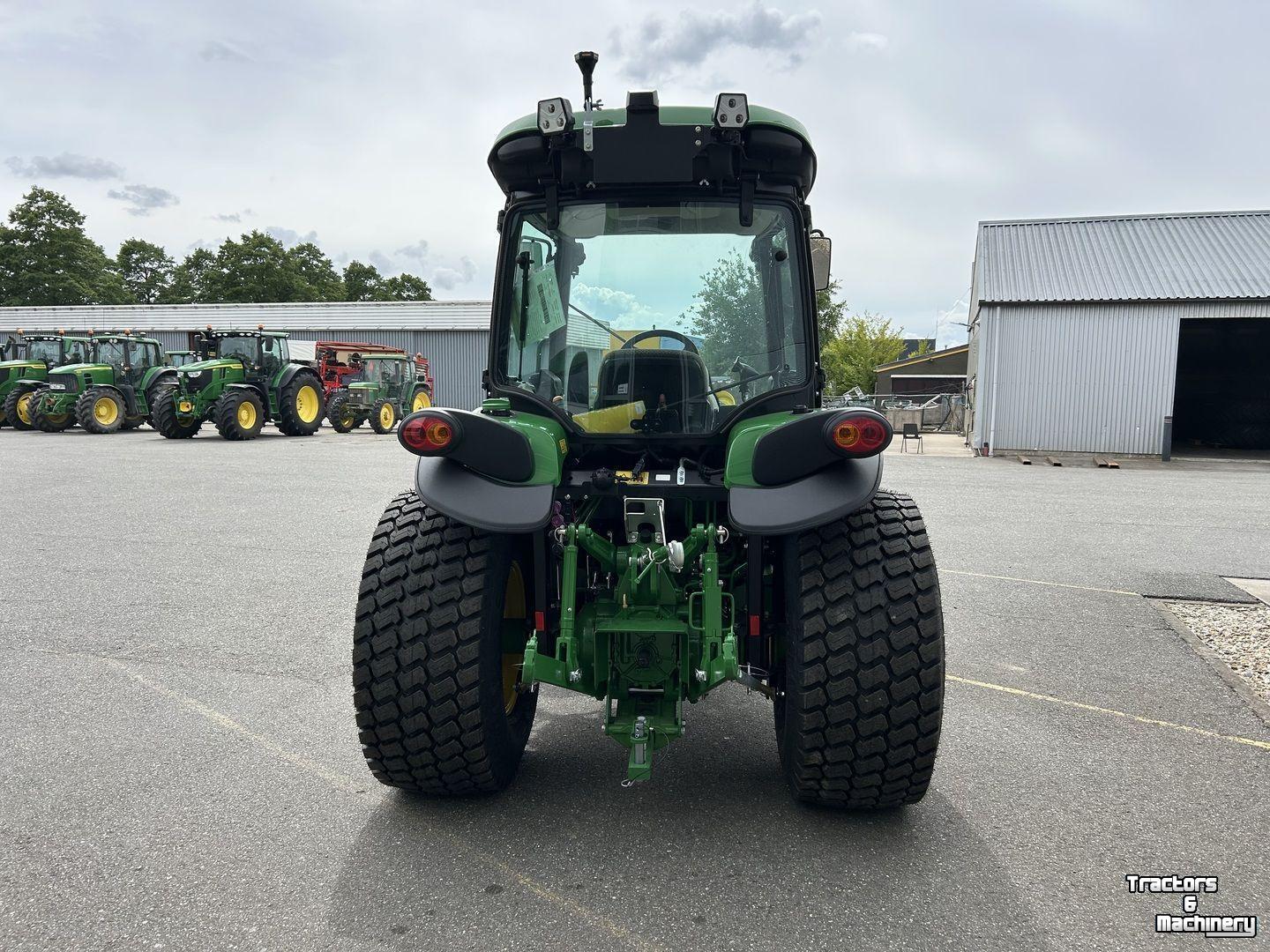 Tracteur pour vignes et vergers John Deere 4066R