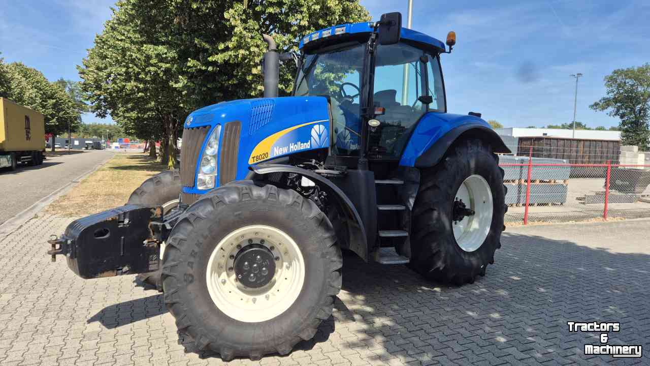 Tracteur New Holland T8020 FP 40 Kmh. Lucht, geveerde vooras