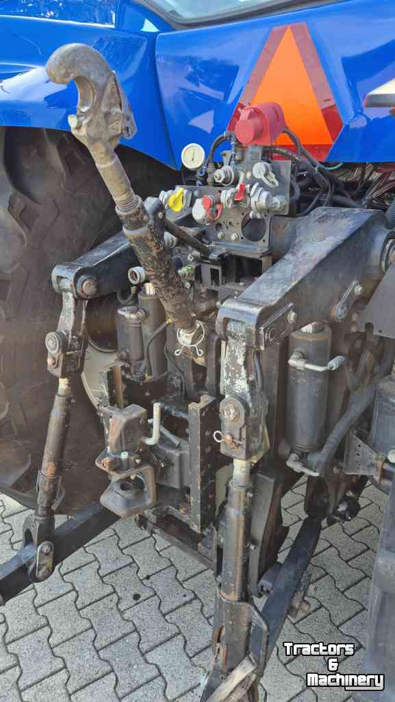 Tracteur New Holland T8020 FP 40 Kmh. Lucht, geveerde vooras