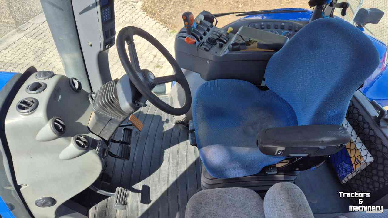 Tracteur New Holland T8020 FP 40 Kmh. Lucht, geveerde vooras
