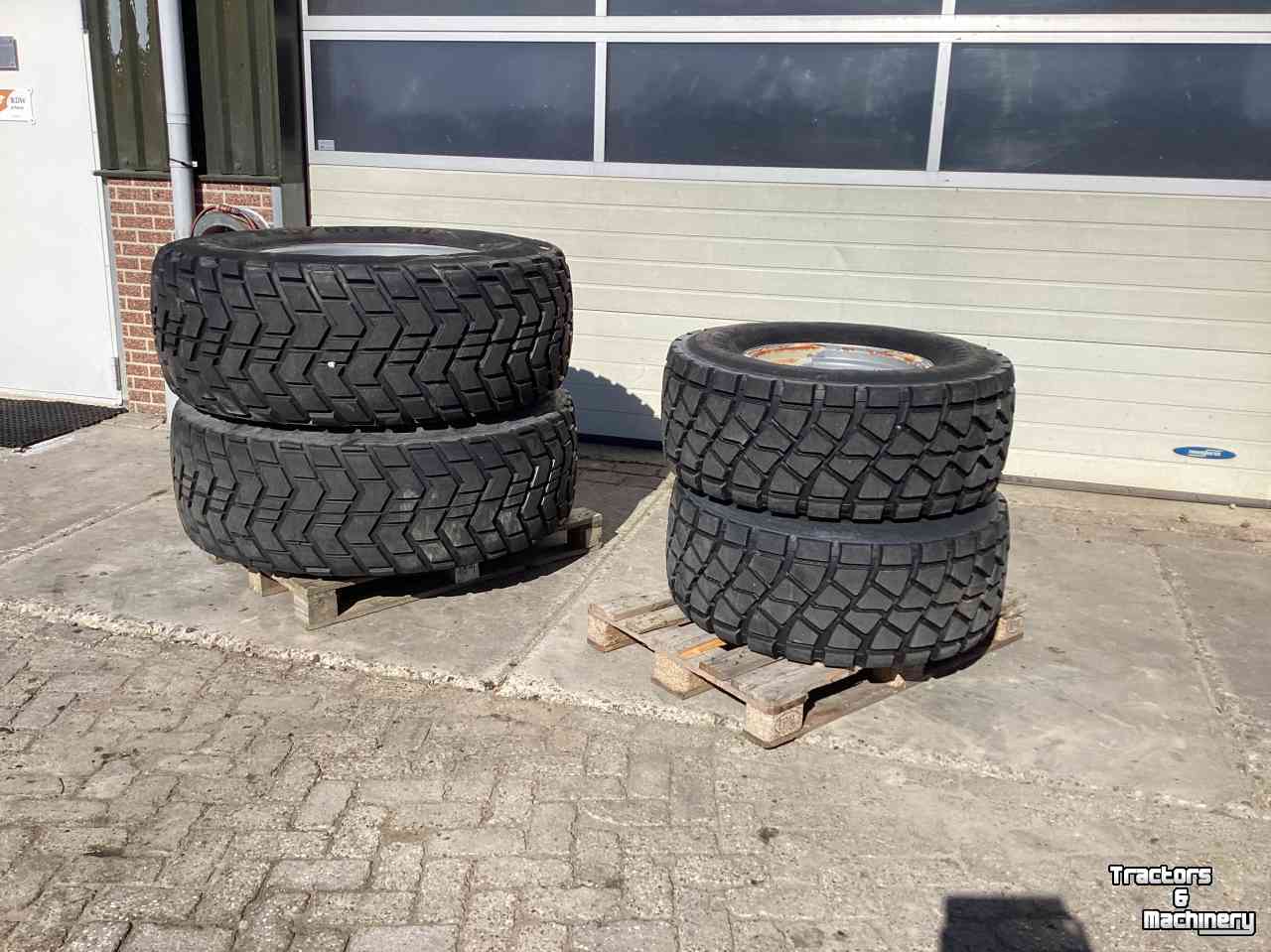 Roues, Pneus, Jantes, Barillets Jumelage New Holland Gazonbanden op velg