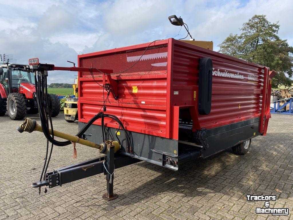 Distributeur de fourrage en bloc Schuitemaker Amigo 40 kuilvoerblokkendoseerwagen