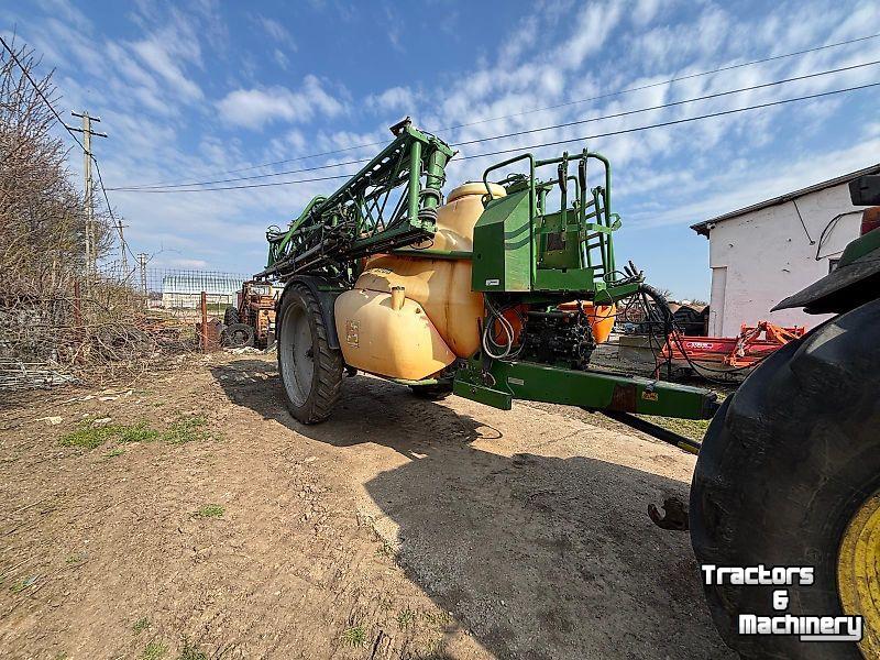 Pulvérisateur porté Amazone UX 4200