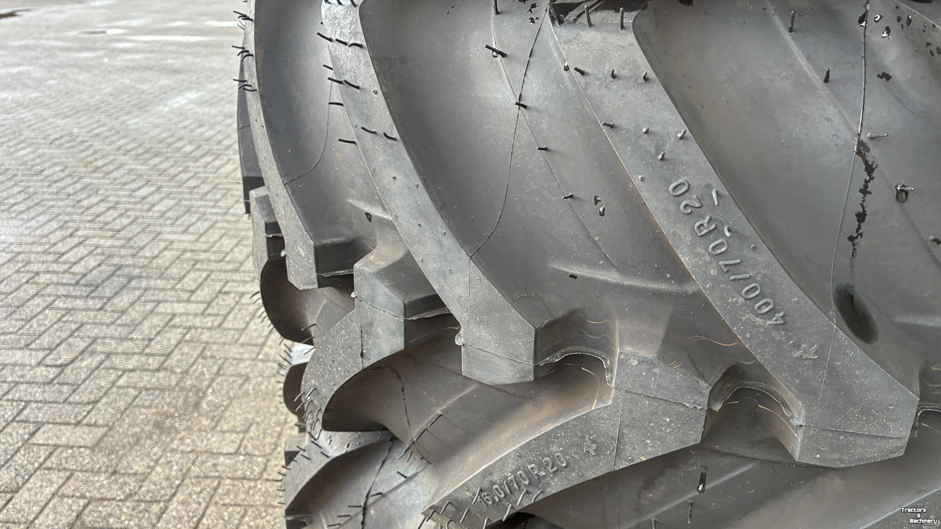 Roues, Pneus, Jantes, Barillets Jumelage  Michelin 400/70R20 XMCL op 8 gats velg NIEUW