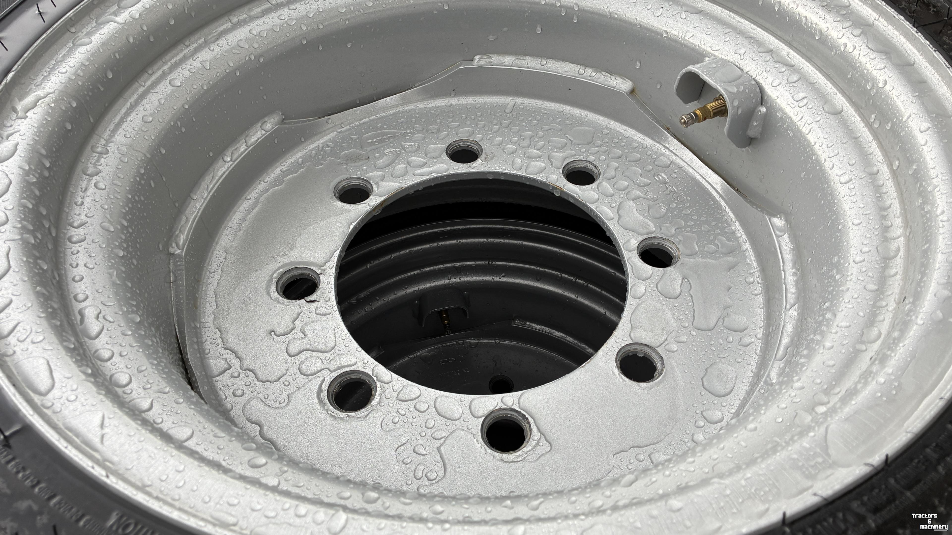 Roues, Pneus, Jantes, Barillets Jumelage  Michelin 400/70R20 XMCL op 8 gats velg NIEUW