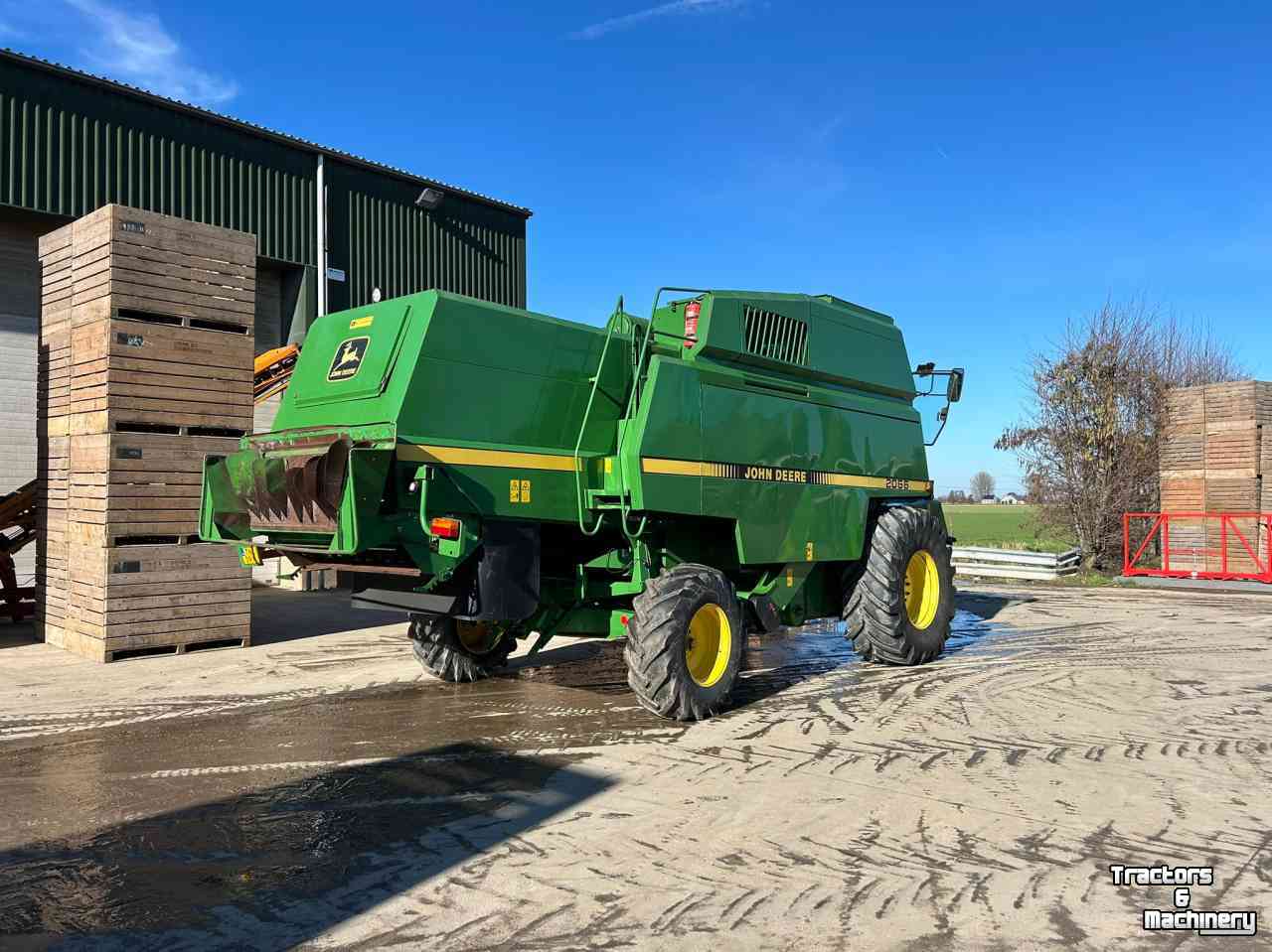Moissonneuse batteuse John Deere 2066