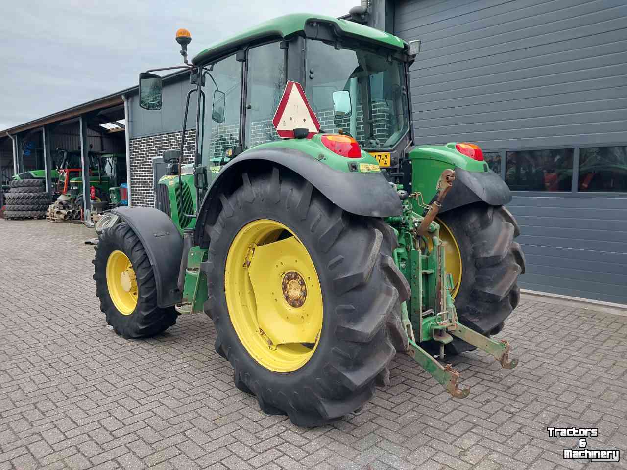 Tracteur John Deere 6120 met Superkruip
