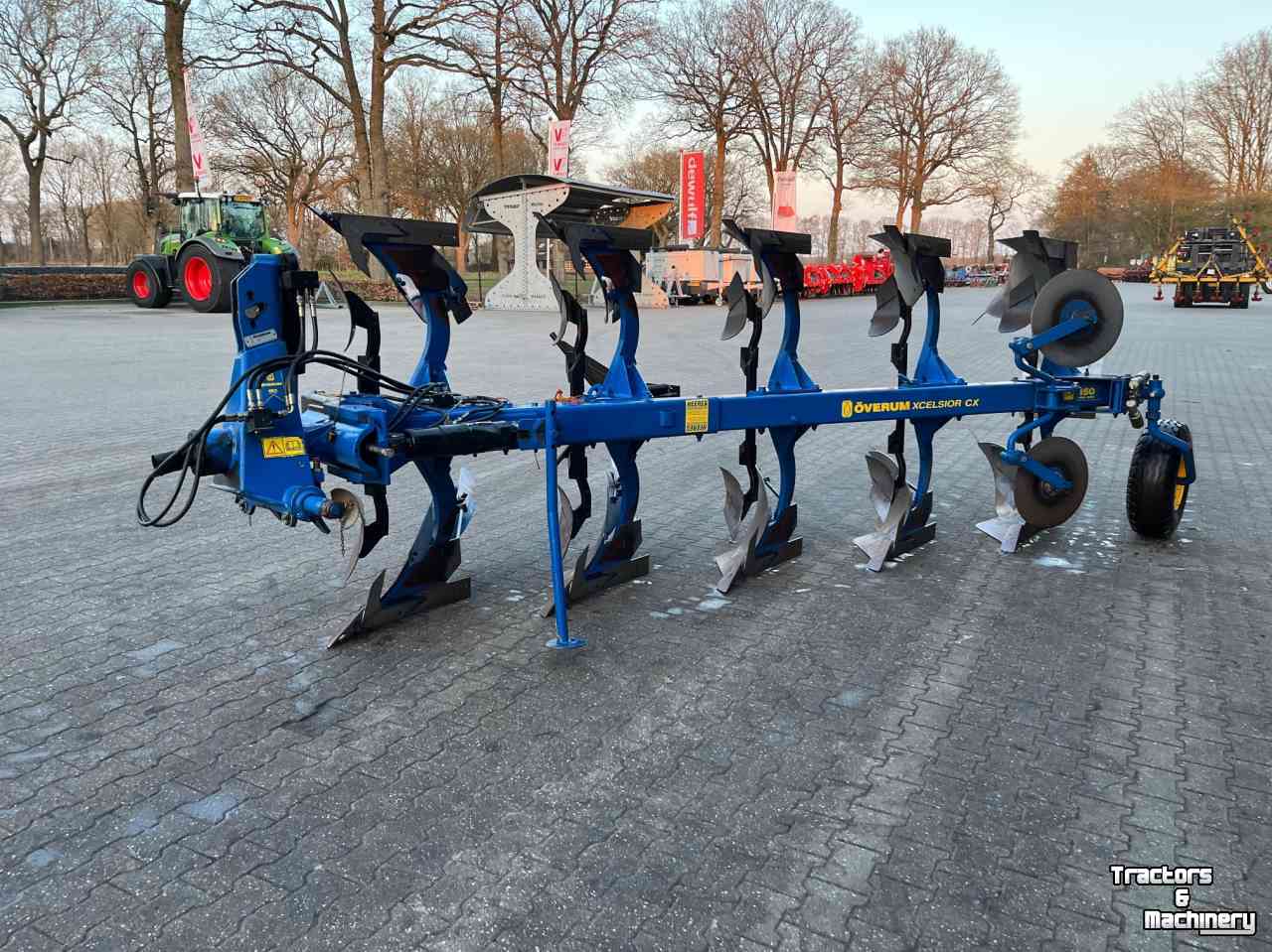 Charrues Overum CX590F
