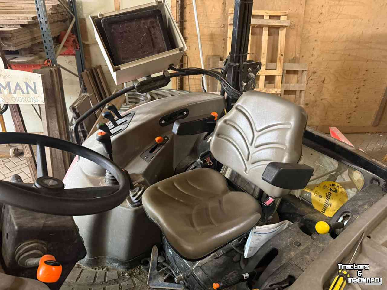 Tracteur Case-IH Farmall 75a