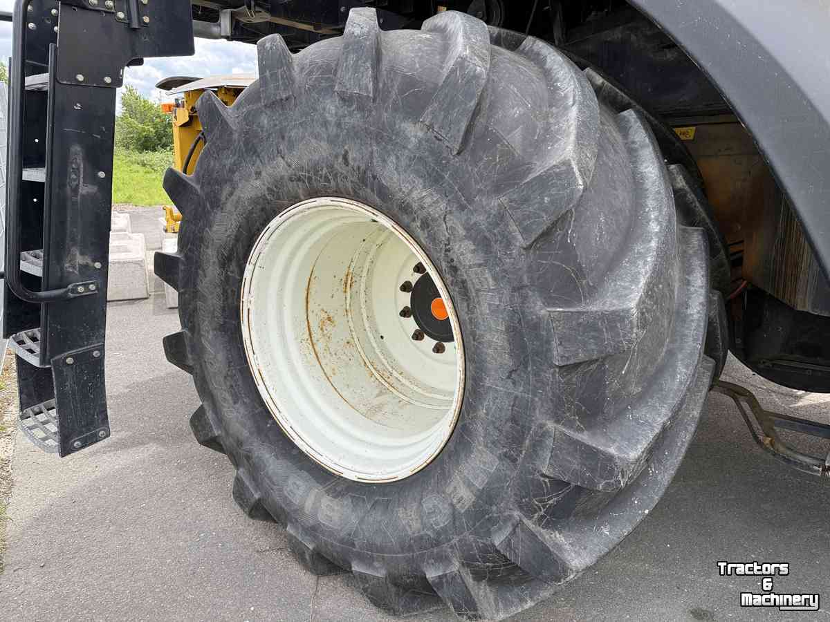 Moissonneuse batteuse New Holland CR 980