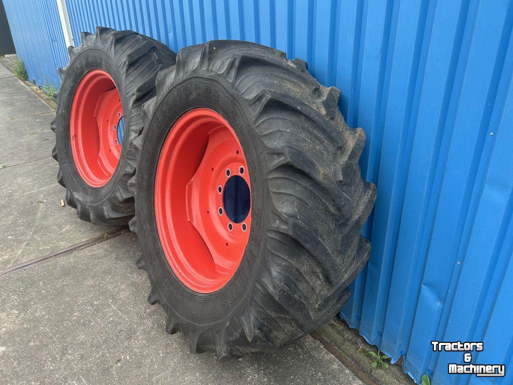 Roues, Pneus, Jantes, Barillets Jumelage Fendt TAURUS 420/70R28 op 8 gaats velgen