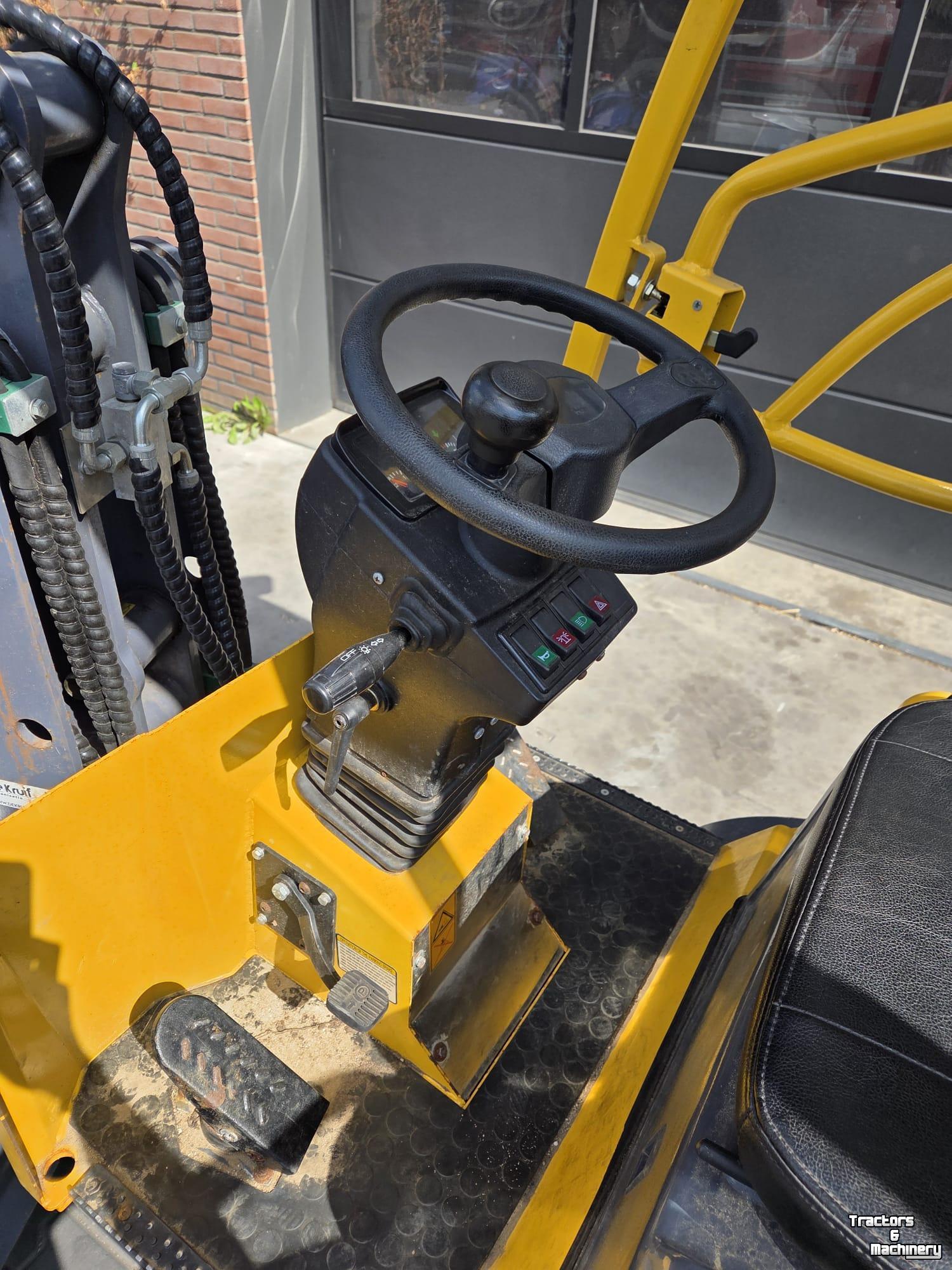 Chargeuse sur pneus Eurotrac W11