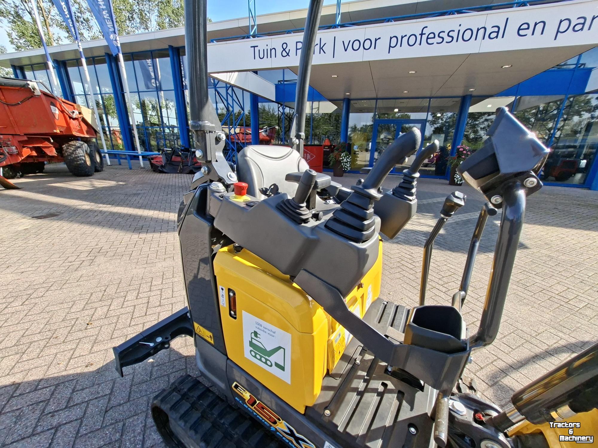 Mini pelleteuse New Holland E15X