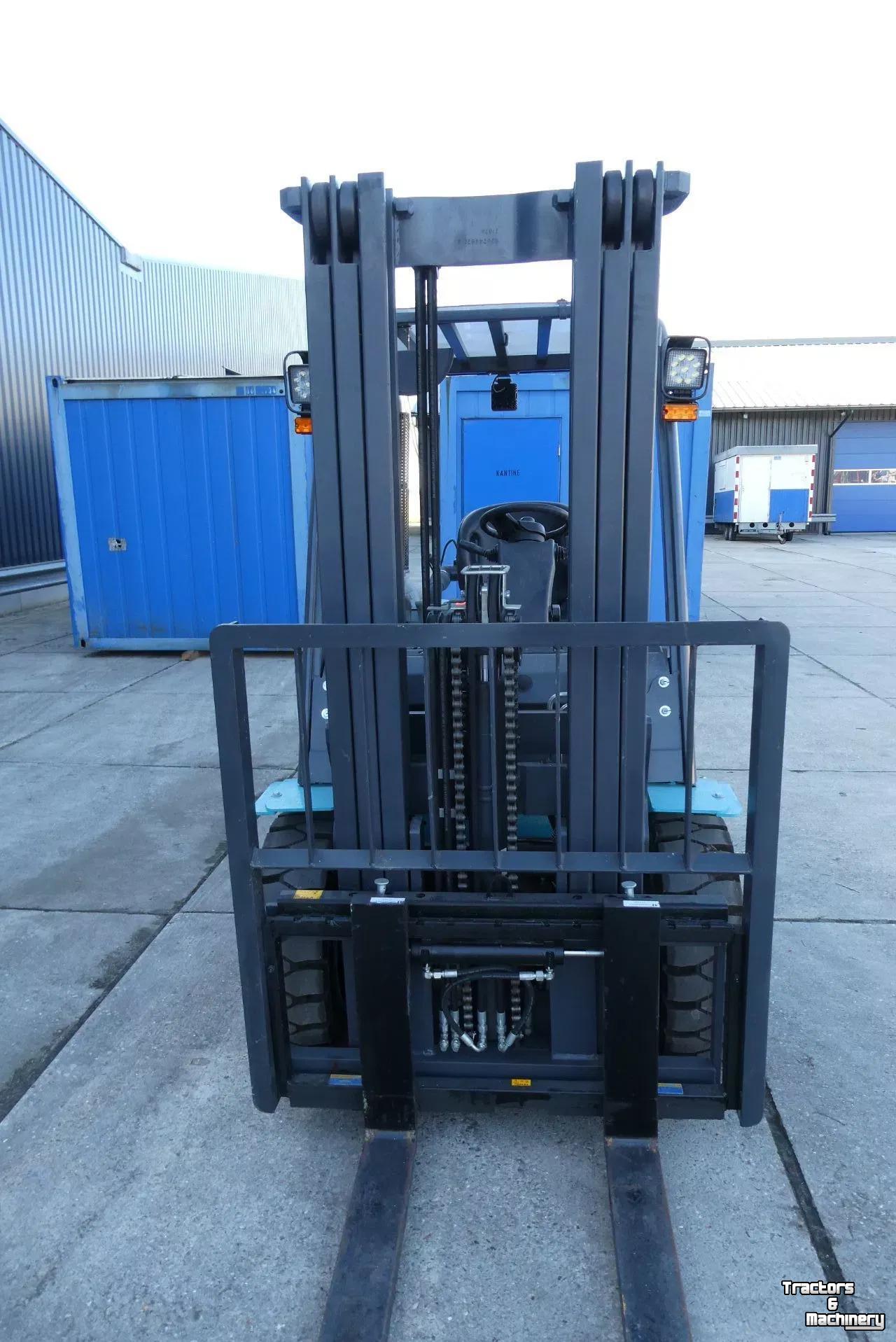 Chariot élévateur Baoli Diesel Overjarig weinig uren!! Lease &euro; 320,-- p/m!!* KBD35