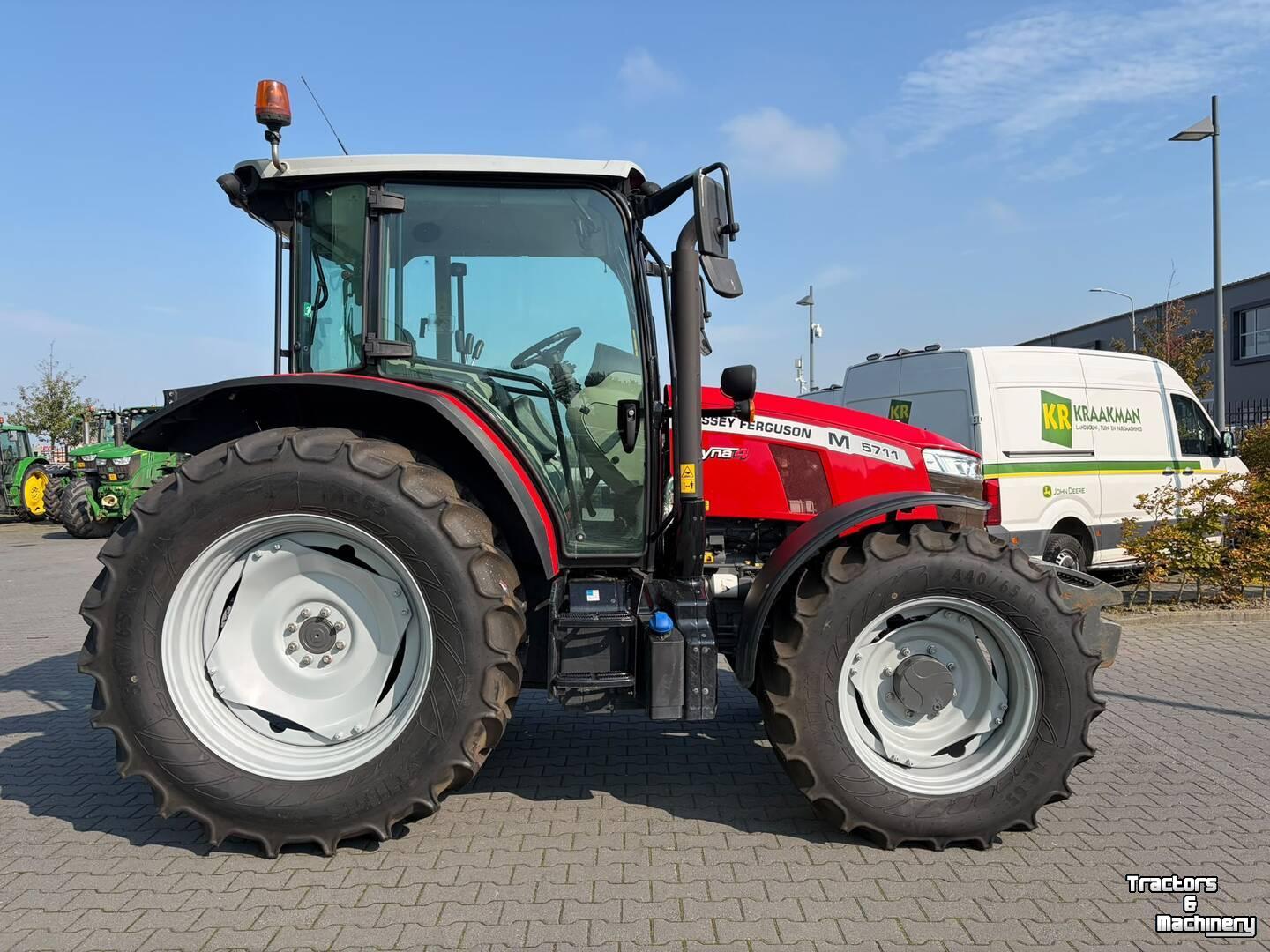 Tracteur Massey Ferguson 5711M
