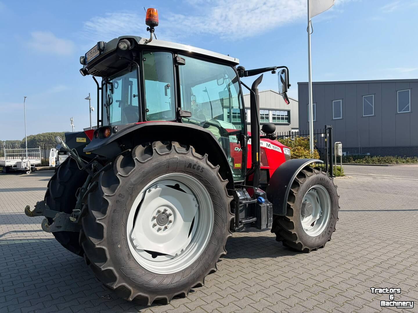 Tracteur Massey Ferguson 5711M