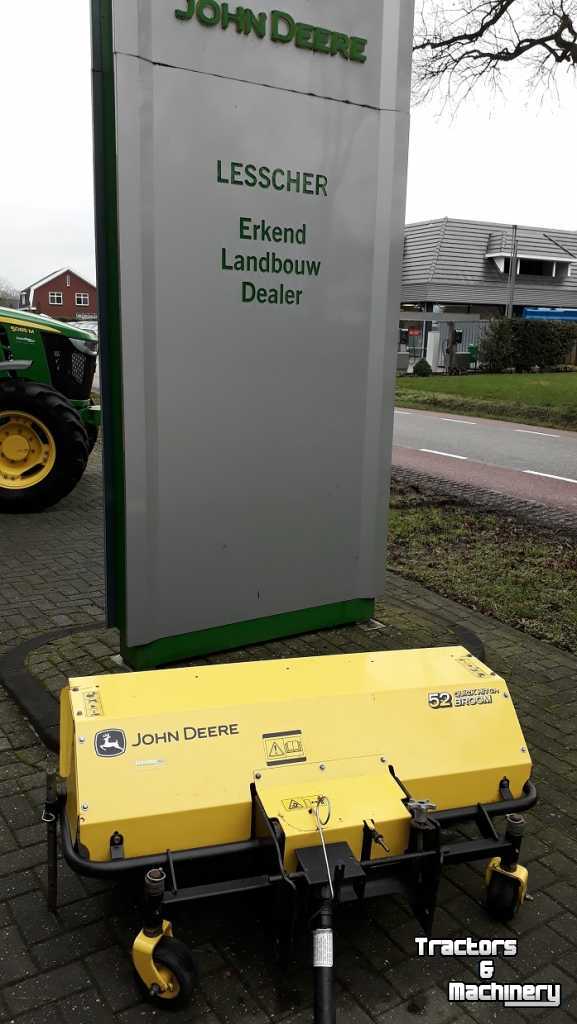 Balayeur John Deere veegmachine