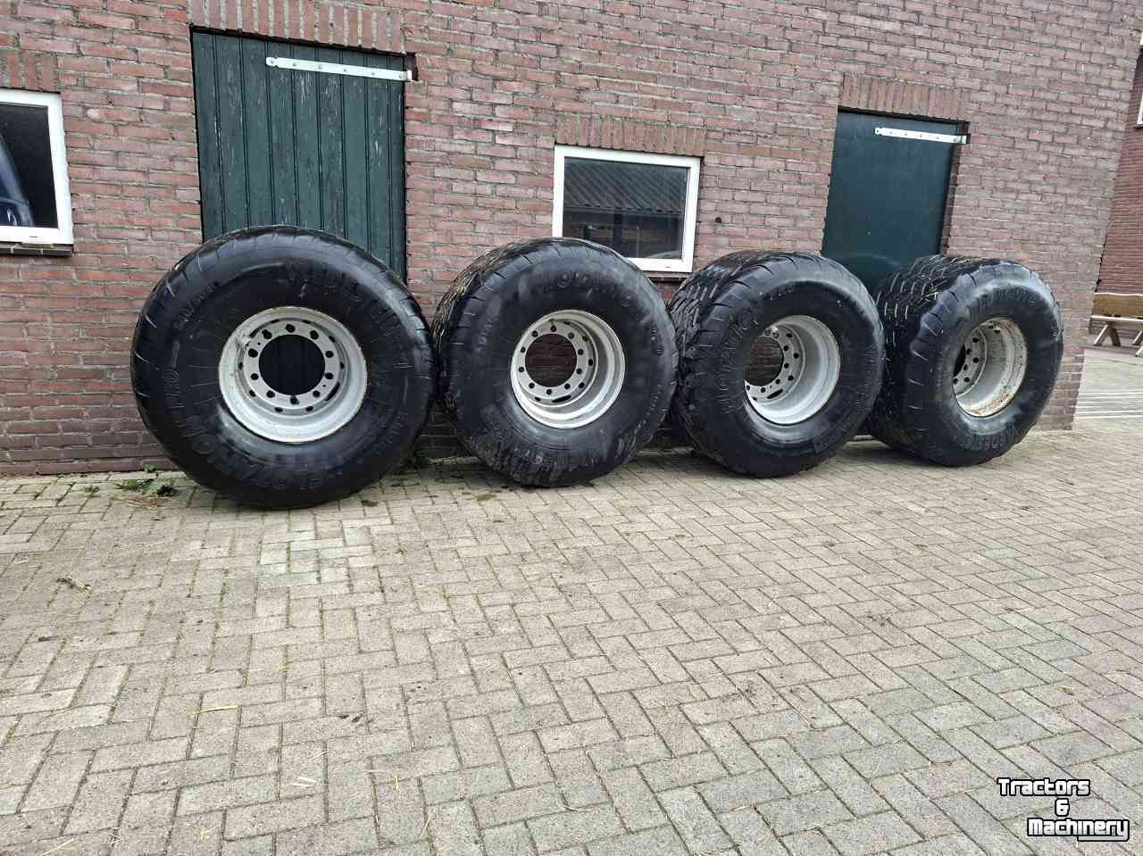 Roues, Pneus, Jantes, Barillets Jumelage Vredestein Vredestein 650/50R22.5 banden op velg. Dumper/kieper/ladewagen.
