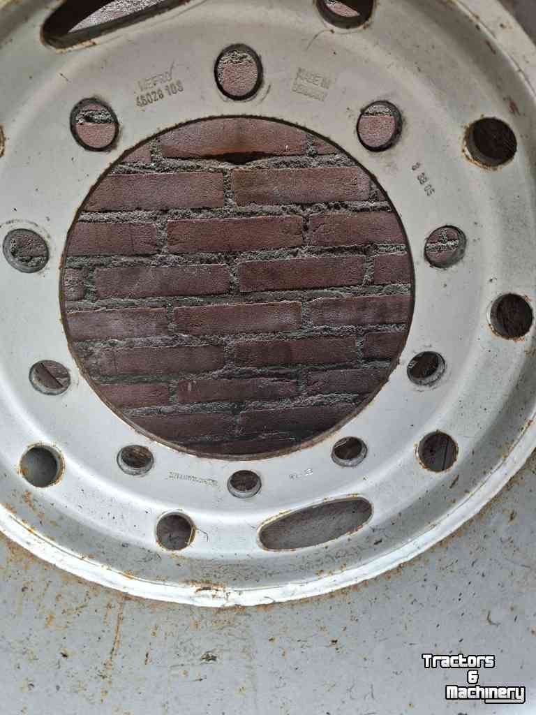 Roues, Pneus, Jantes, Barillets Jumelage Vredestein Vredestein 650/50R22.5 banden op velg. Dumper/kieper/ladewagen.