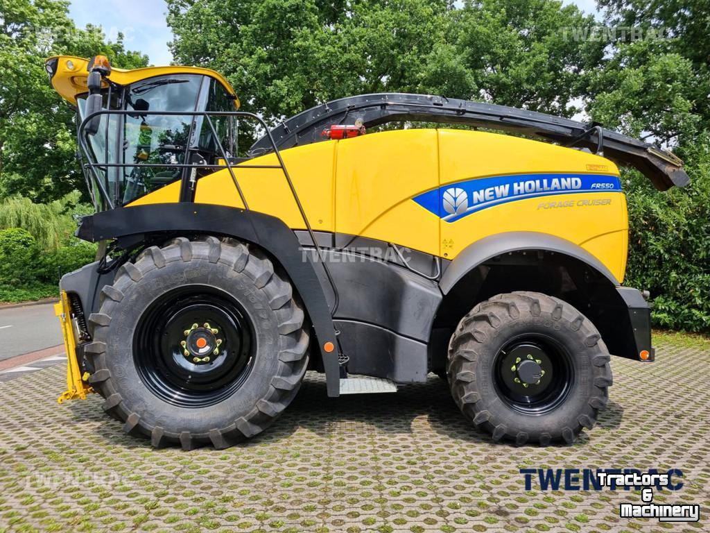 Ensileuse automotrice New Holland FR 550 hakselaar