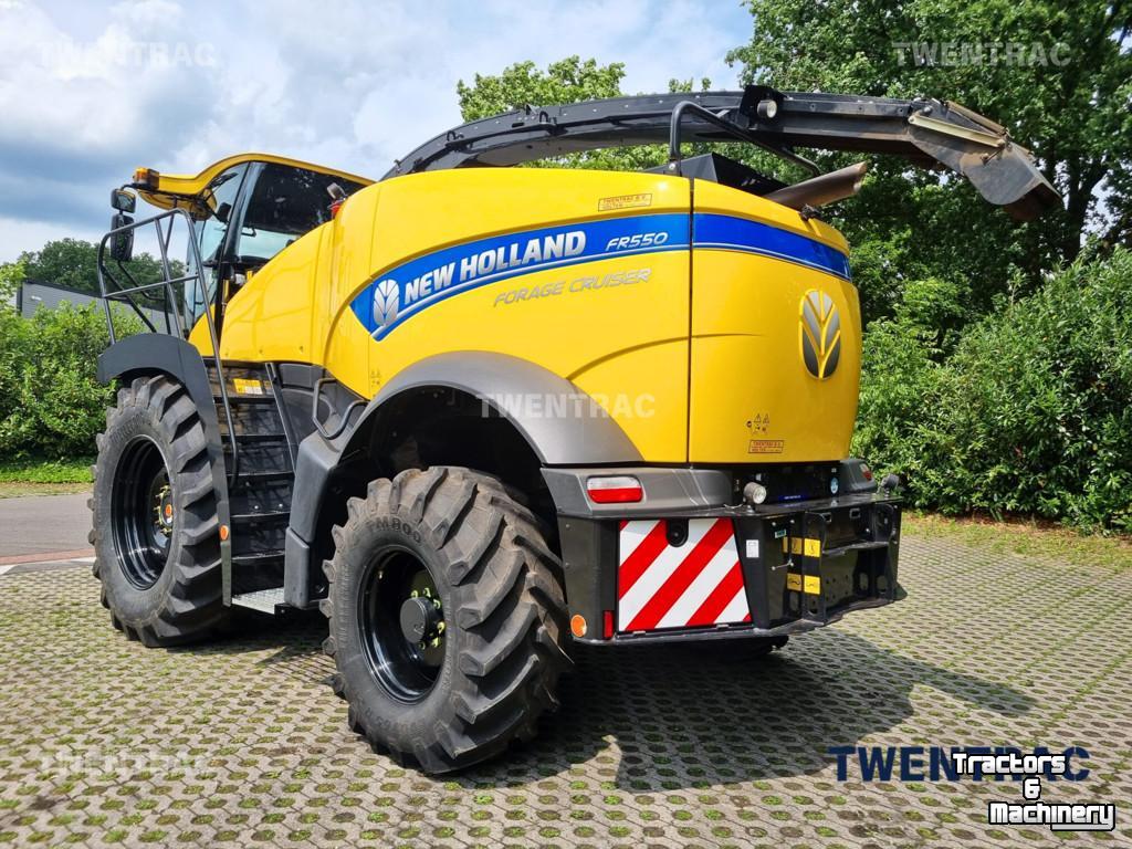 Ensileuse automotrice New Holland FR 550 hakselaar