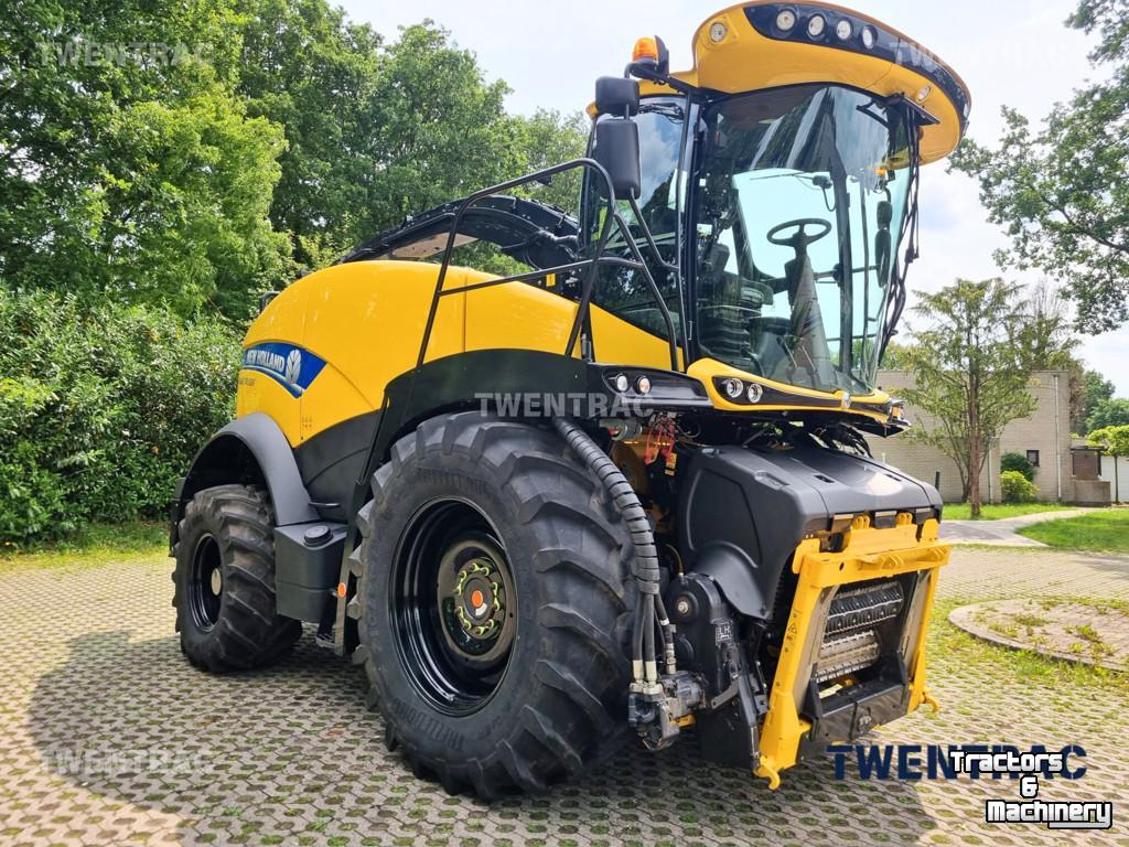 Ensileuse automotrice New Holland FR 550