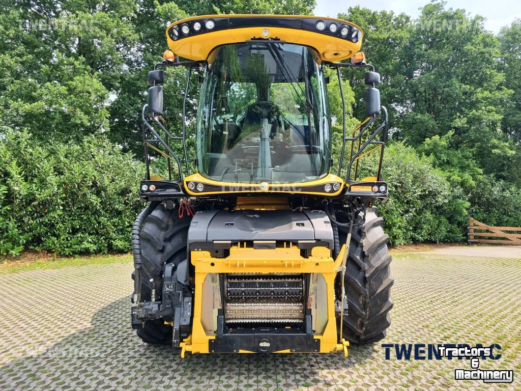 Ensileuse automotrice New Holland FR 550