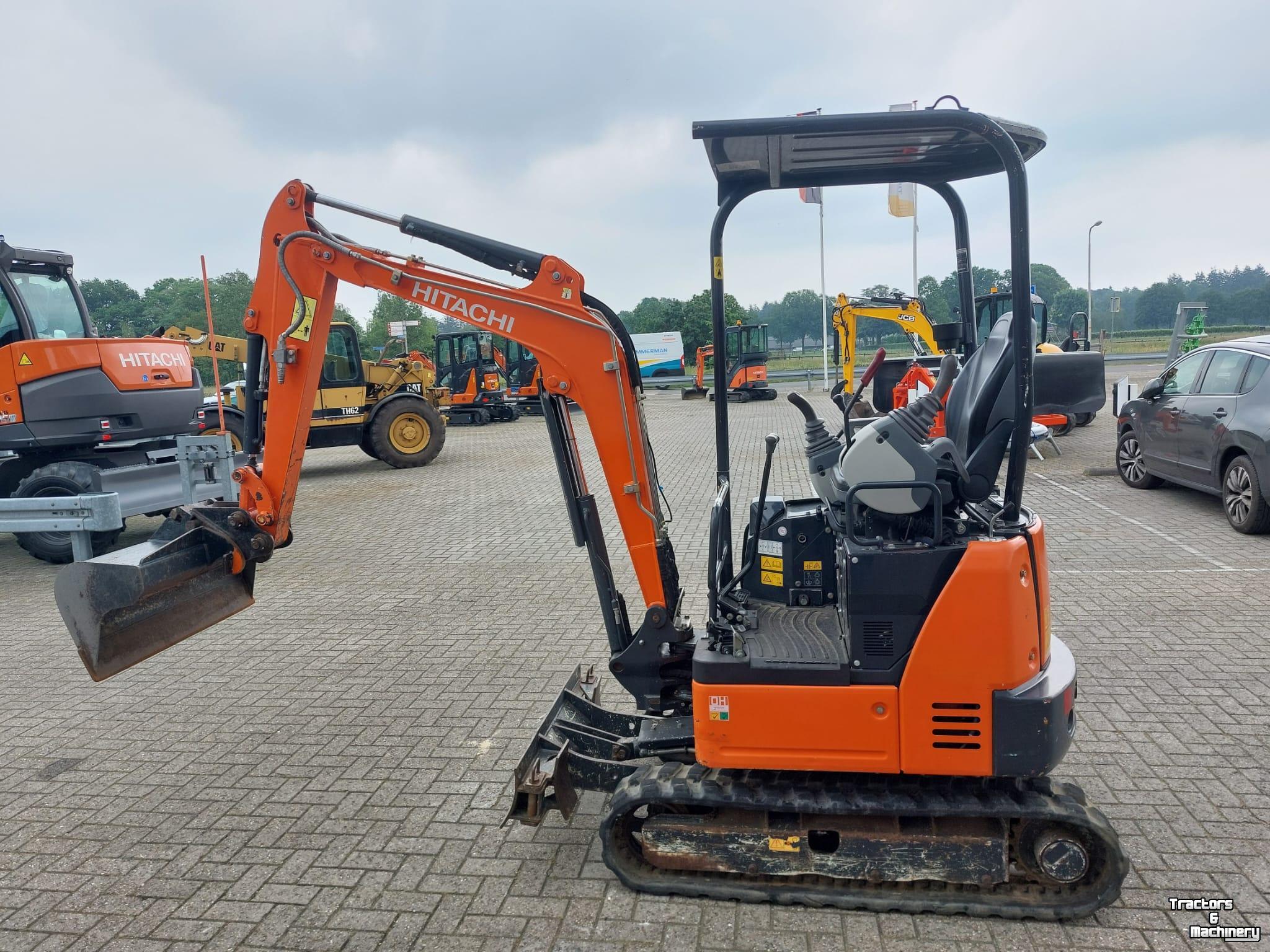 Pelleteuse Hitachi 19U