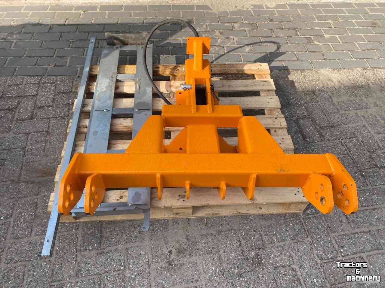 Épandeur de sciure pour des logettes Flingk KSS 1015