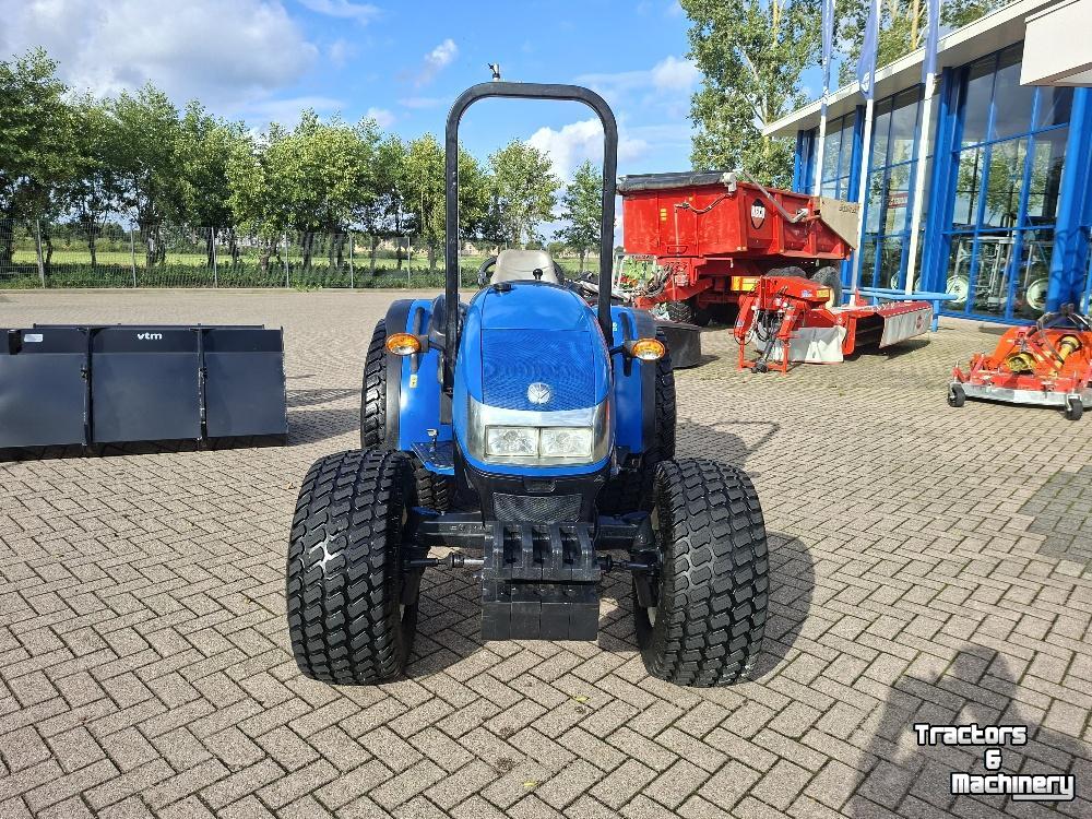 Tracteur pour vignes et vergers New Holland T3030