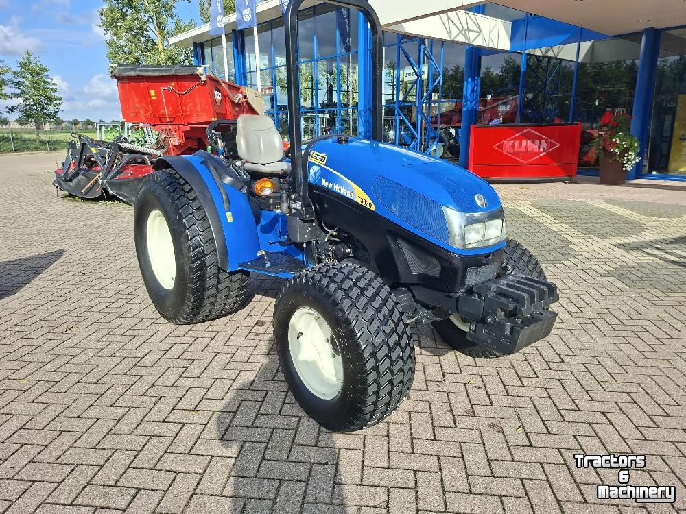 Tracteur pour vignes et vergers New Holland T3030