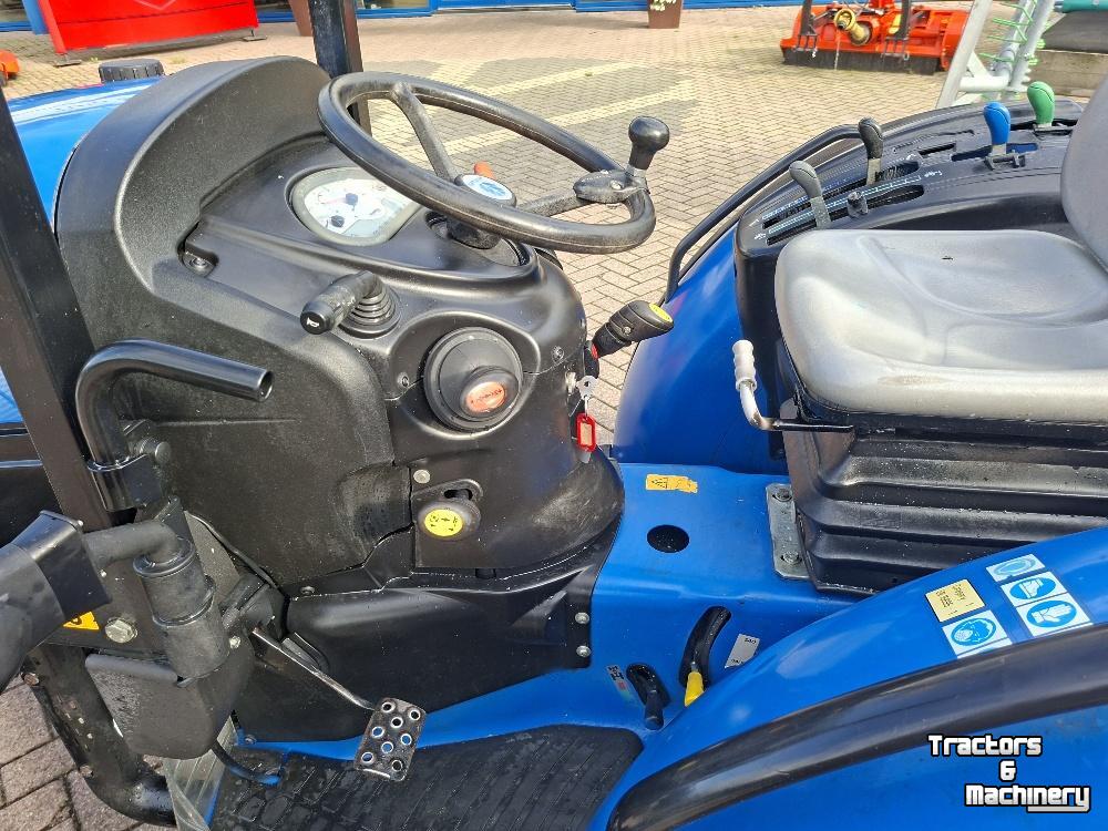 Tracteur pour vignes et vergers New Holland T3030