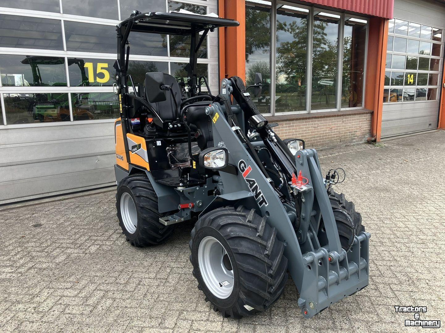 Chargeuse sur pneus Giant G2300 HD